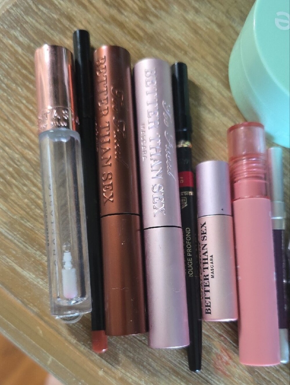 Cosmetics Bundle - Picture 2 of 4
